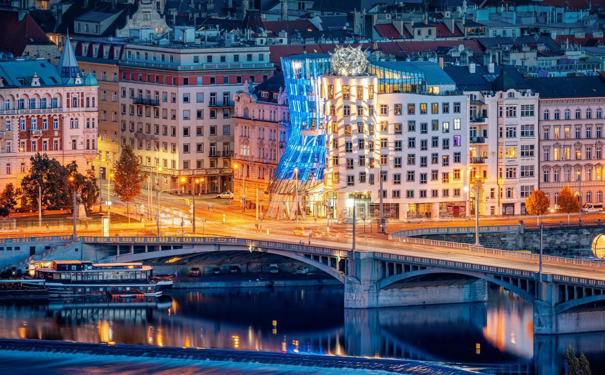 Dancing House - Tančící dům hotel Praga Exterior foto